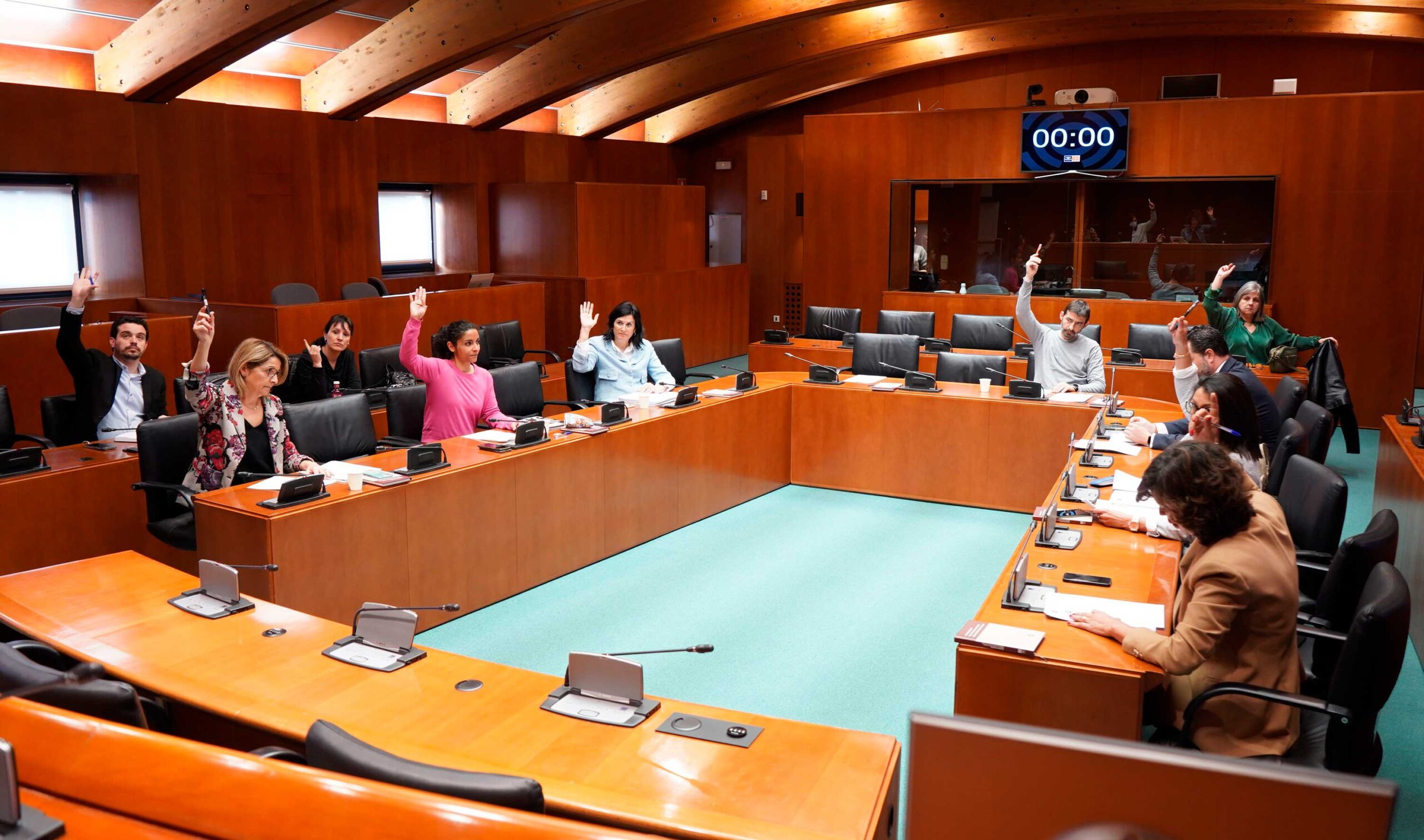 Los nombres de aquí incluidos por sus partidos para las Cortes de