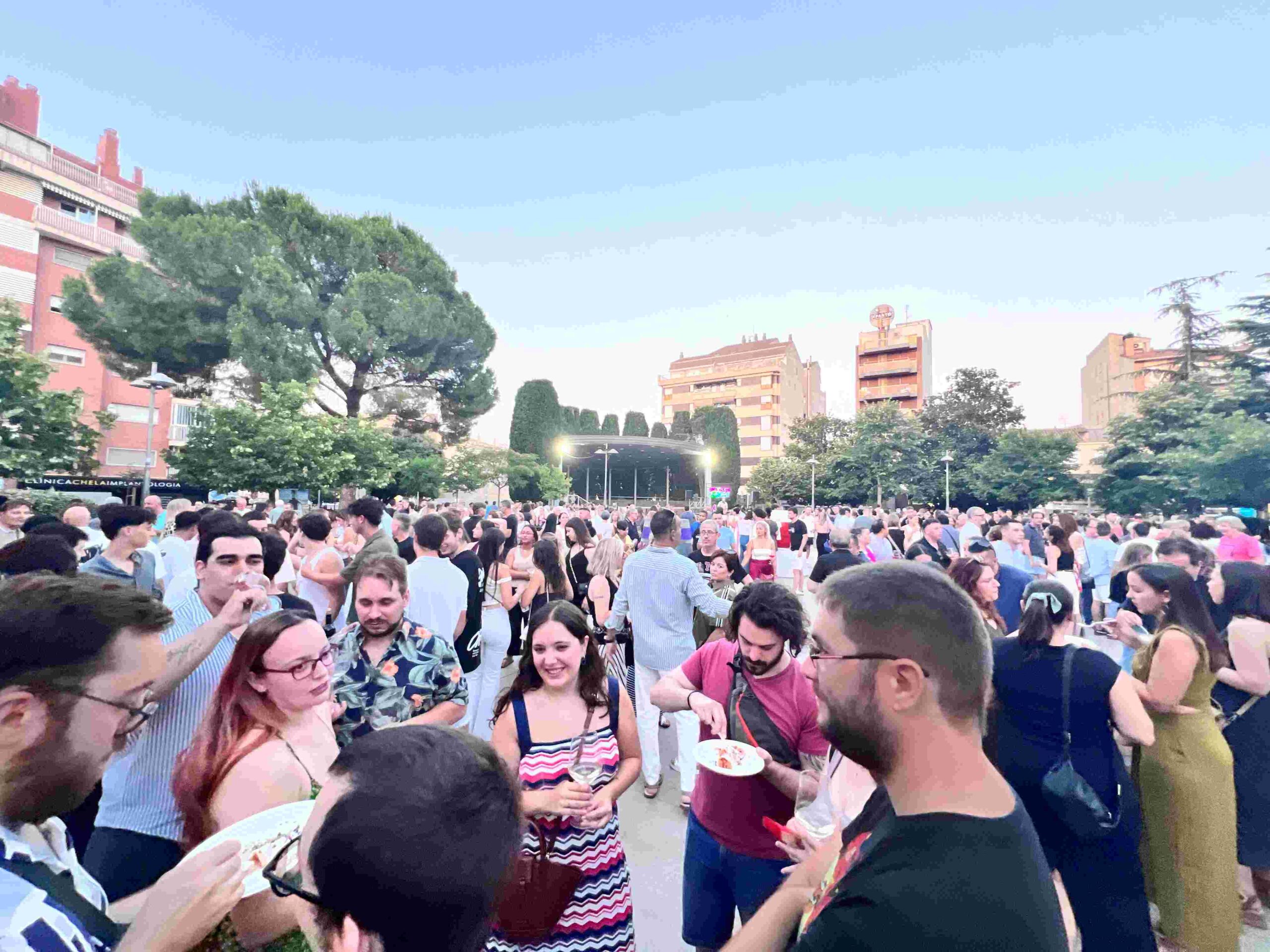 Casi 4.800 vinos del Somontano en Binéfar